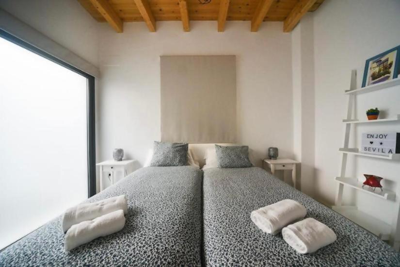 Hostfy Centro Alameda Apartment เซบีญา ภายนอก รูปภาพ