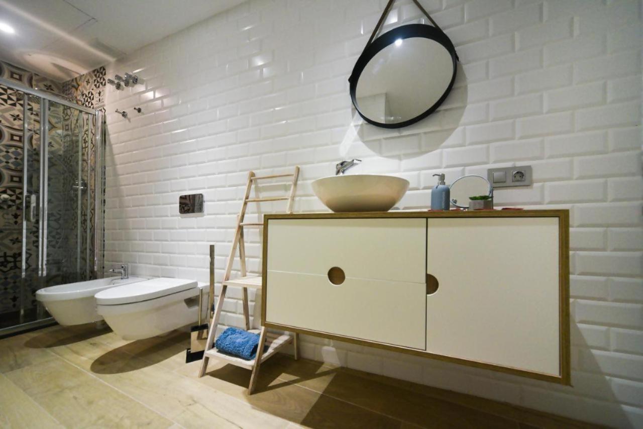 Hostfy Centro Alameda Apartment เซบีญา ภายนอก รูปภาพ